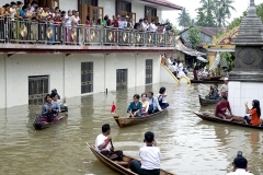 aung-san-suu-kyi-floods